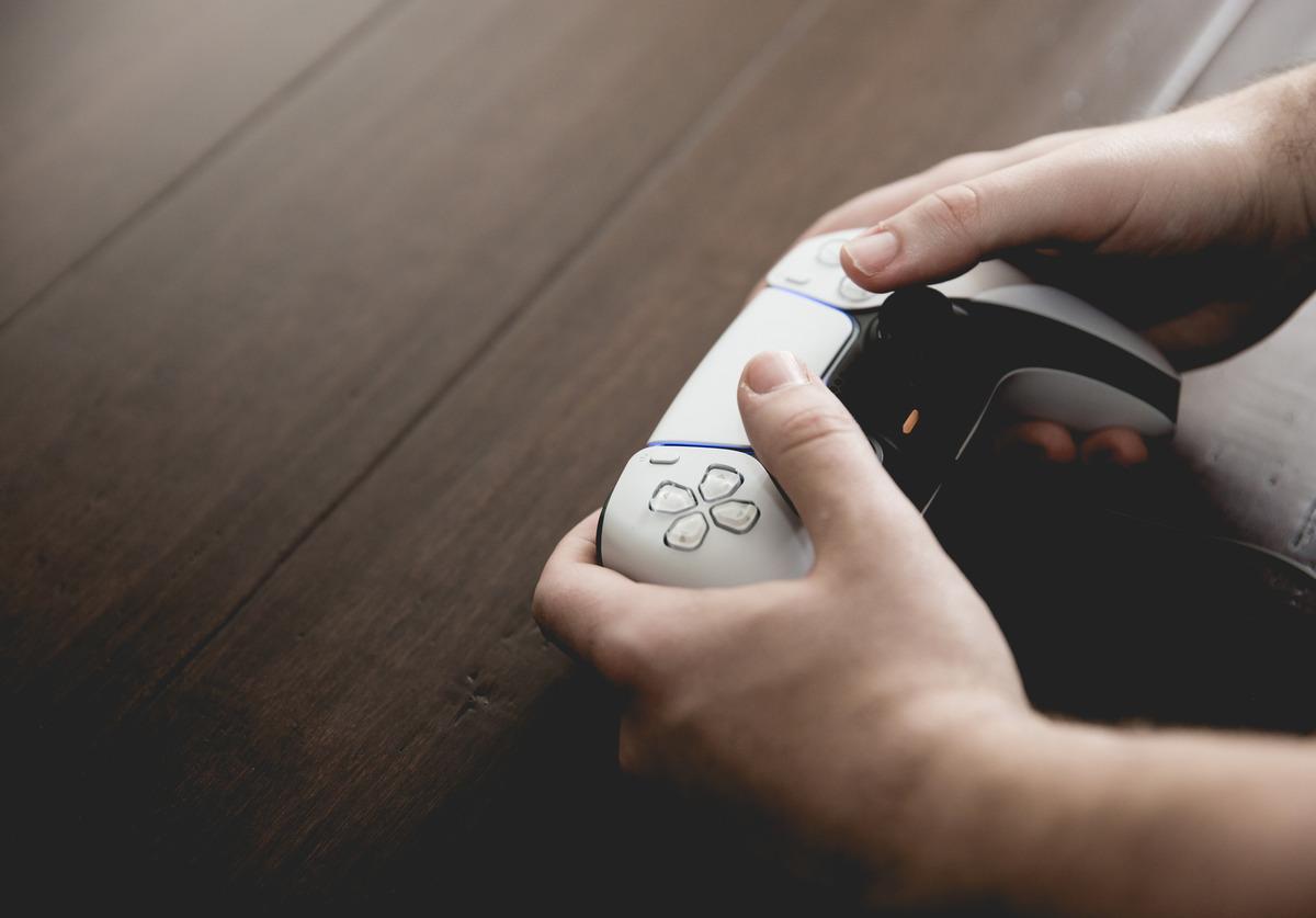 Sony’nin yeni PlayStation patenti ortaya çıktı: Kredi kartını kumandaya okutmak yetecek! 1