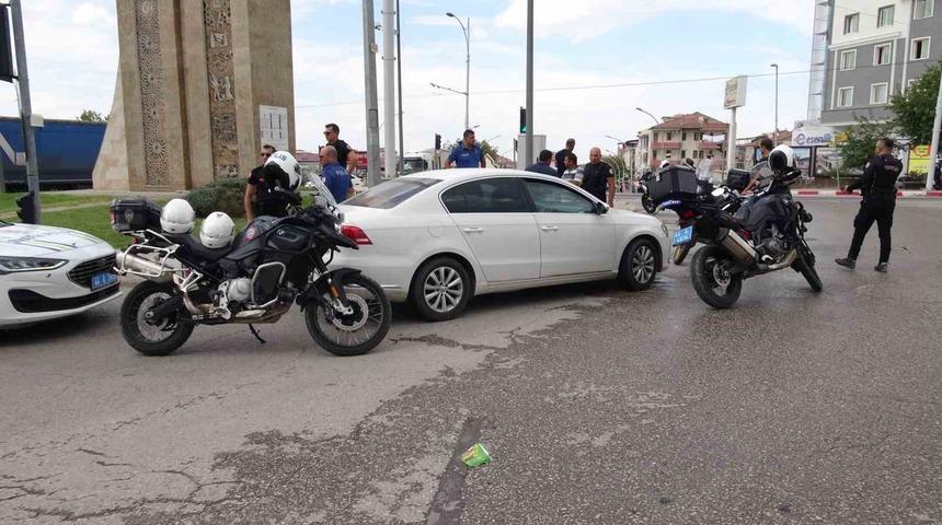 Malatya&rsquo;da &ouml;ğretmene &ouml;l&uuml;m tehdidi iddiası okulu karıştırdı