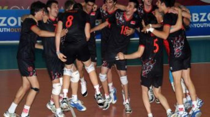Erkek Voleybol Milli Takımı son şampiyon Sırbistan&rsquo;ı 3-1 mağlup etti