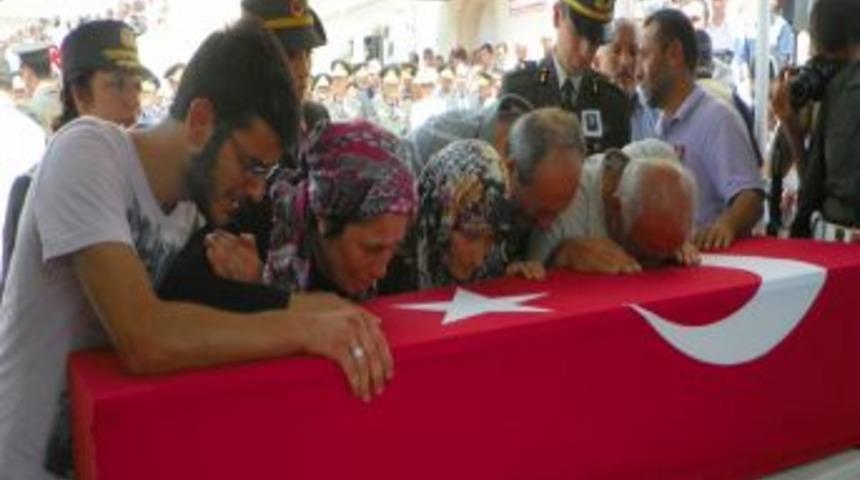 Kırıkkale 152. şehidini g&ouml;zyaşlarıyla uğurladı