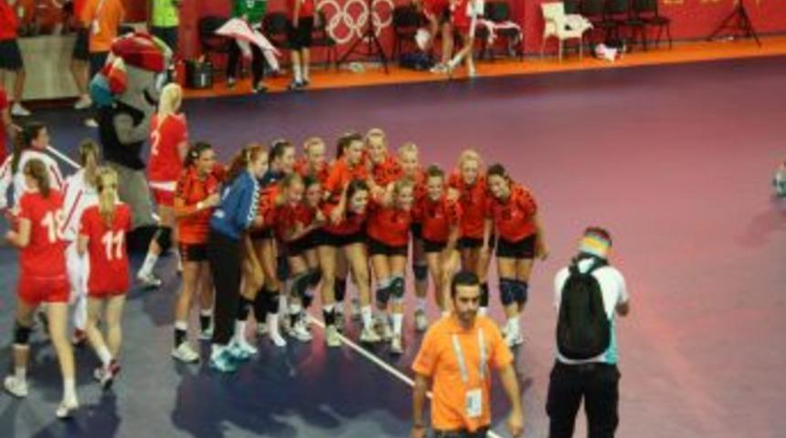 Bayanlar Hentbol m&uuml;sabakalarında Hollanda, Avusturya&rsquo;yı 31-24 yendi