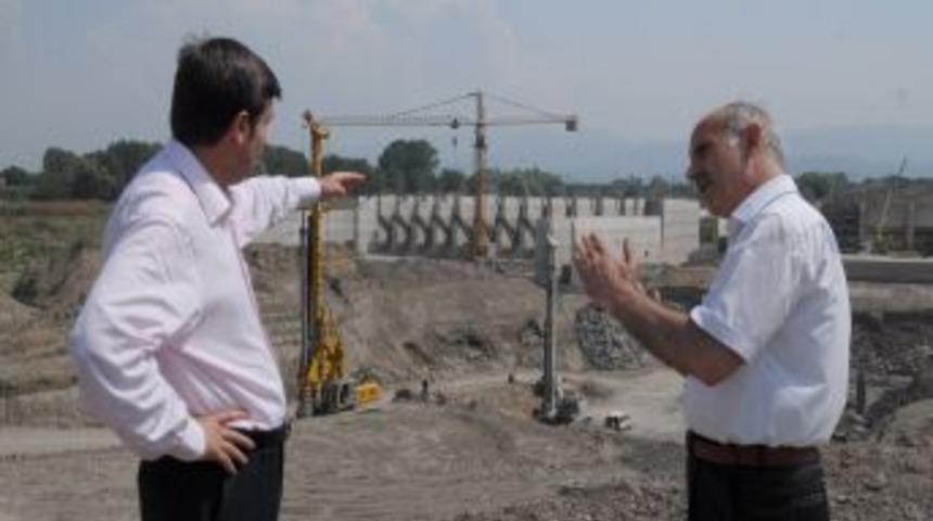 Sakarya Nehri'ne yapılan ilk HES inşaatının yarısı tamamlandı