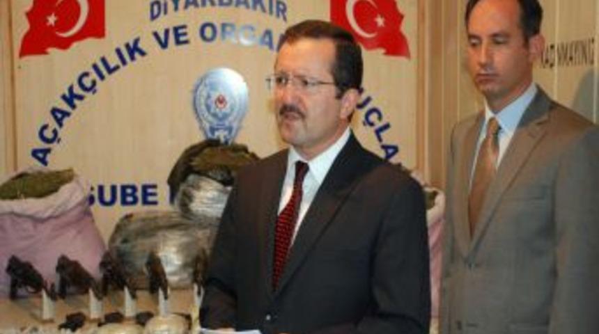 Diyarbakır polisi 49 operasyonda, 8 Kaleşnikof, 740 kilo uyuşturucu yakaladı