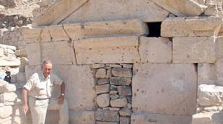 Hz. İsa'nın havarisinin mezarı bulundu