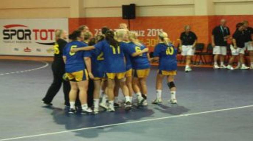 Bayanlar Hentbol karşılaşmasında İsve&ccedil;, Polonya&rsquo;yı 28-21 mağlup etti.