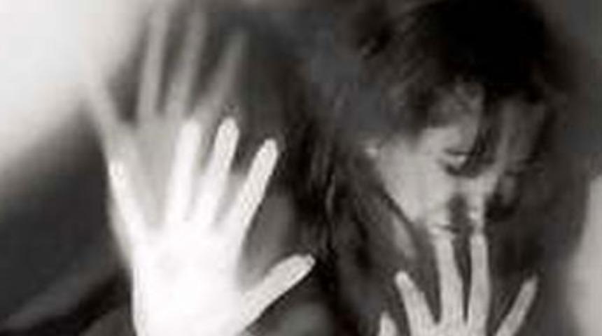 Kızına cinsel saldırıda bulundu cezası 7 yıl!