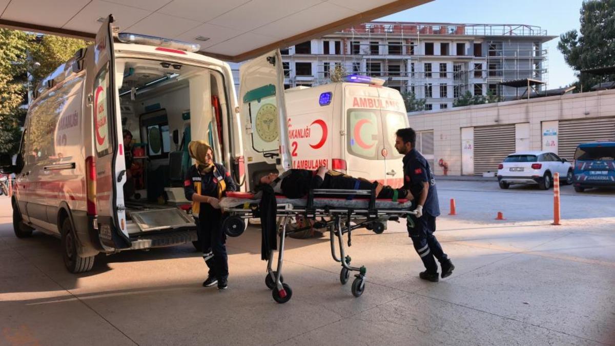 Bursa’da otomobil dere yatağına uçtu: 5 yaralı 2