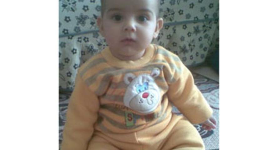 Balkondan d&uuml;şen minik Arda hastanede &ouml;ld&uuml;