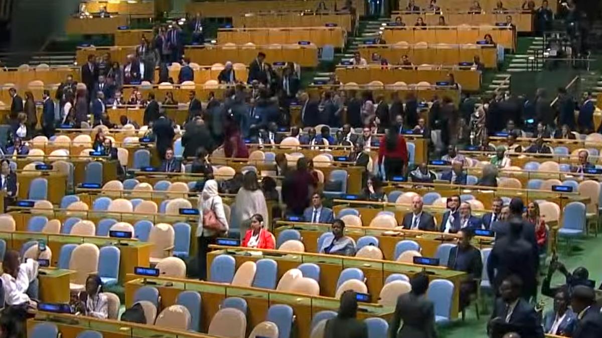 BM Genel Kurulu nda konuşma yapan İsrail Başbakanı Netanyahu ya şok tepki: Salonu terk ettiler 4