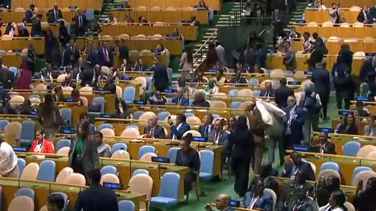 BM Genel Kurulu nda konuşma yapan İsrail Başbakanı Netanyahu ya şok tepki: Salonu terk ettiler 8