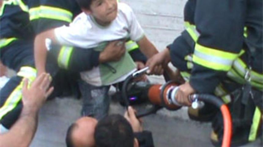 Bacağına demir saplandı