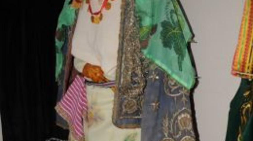 Akhisar'da tarih kokan oda