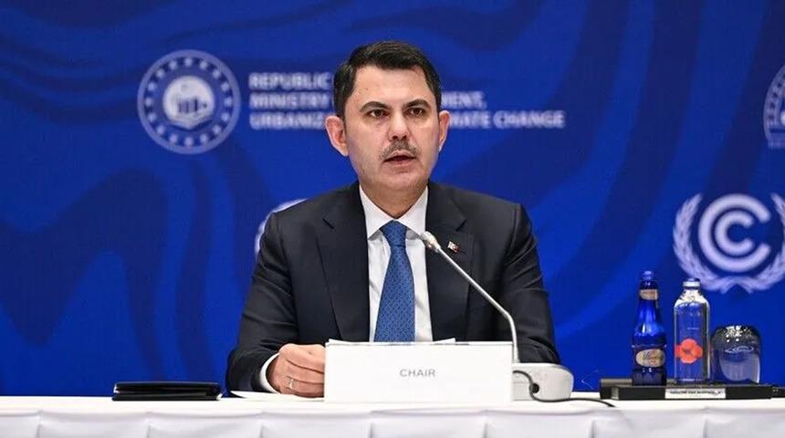 Bakan Kurum: "Sanık durumundaki bir soykırım failinin Cumhurbaşkanımızı hedef alması, yaşadığı hezimetin tezah&uuml;r&uuml;d&uuml;r" 
