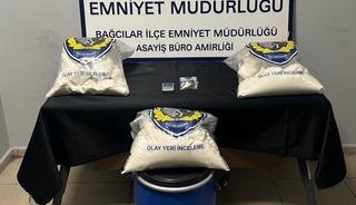 Bağcılar'da uyuşturucu imalathanesine baskın: 22 kilo 970 gram uyuşturucu ele ge&ccedil;irildi