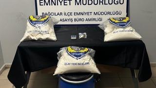 Bağcılar'da uyuşturucu imalathanesine baskın: 22 kilo 970 gram uyuşturucu ele geçirildi