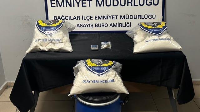 Bağcılar'da uyuşturucu imalathanesine baskın: 22 kilo 970 gram uyuşturucu ele geçirildi