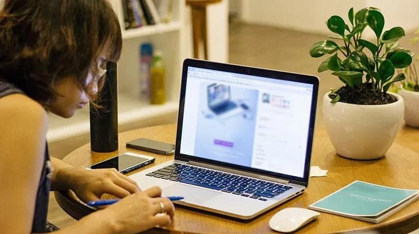 Uzaktan &ccedil;alışanlar dikkat! Bir ilk... Mesai d&uuml;zenlemesi Resmi Gazete'de yayımlandı