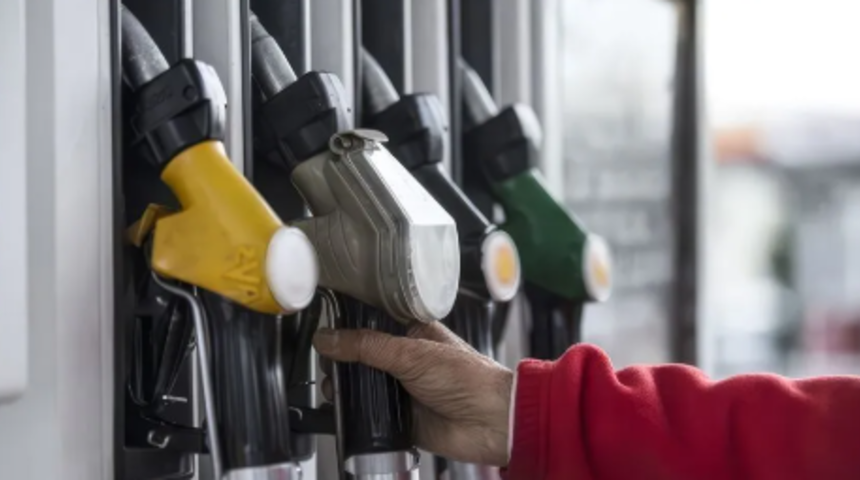 Motorine zam geldi! Yeni fiyatlar pompaya yansıdı   