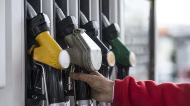 Motorine zam geldi! Yeni fiyatlar pompaya yansıdı   