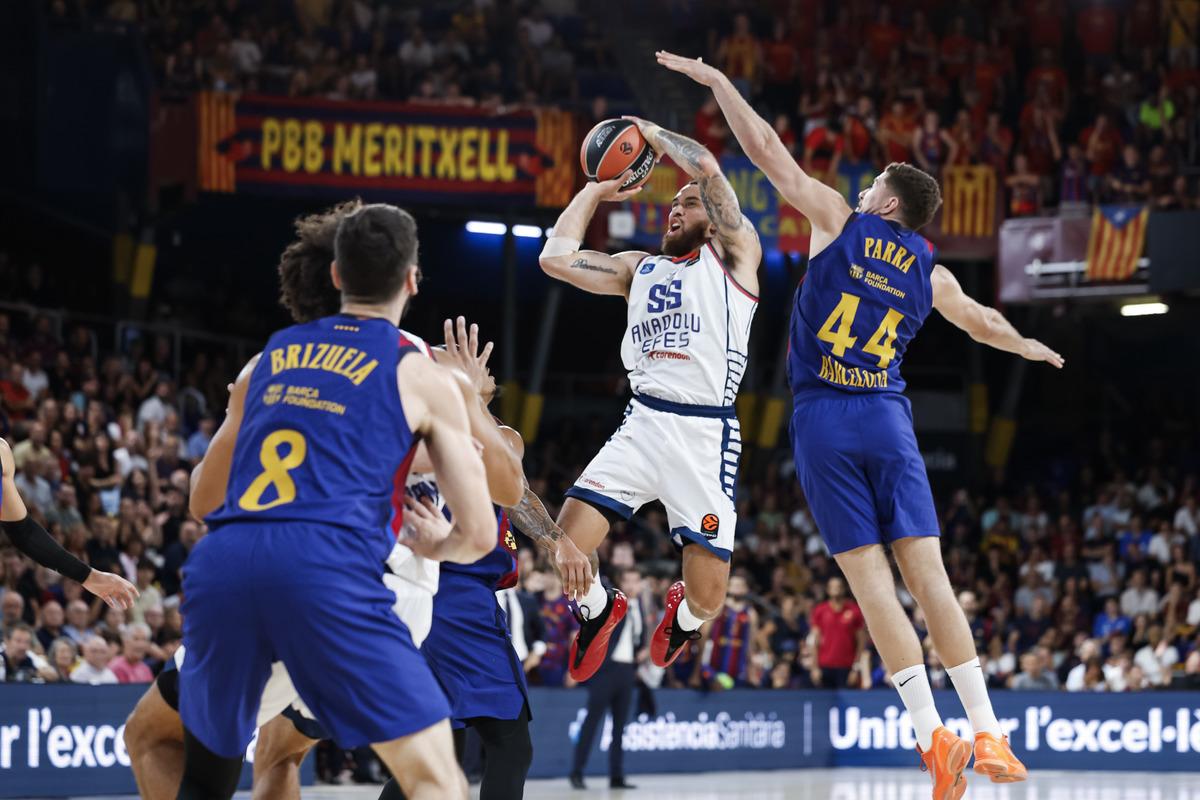 Anadolu Efes EuroLeague e mağlubiyetle başladı: Temsilcimiz son çeyrekte yıkıldı! 2