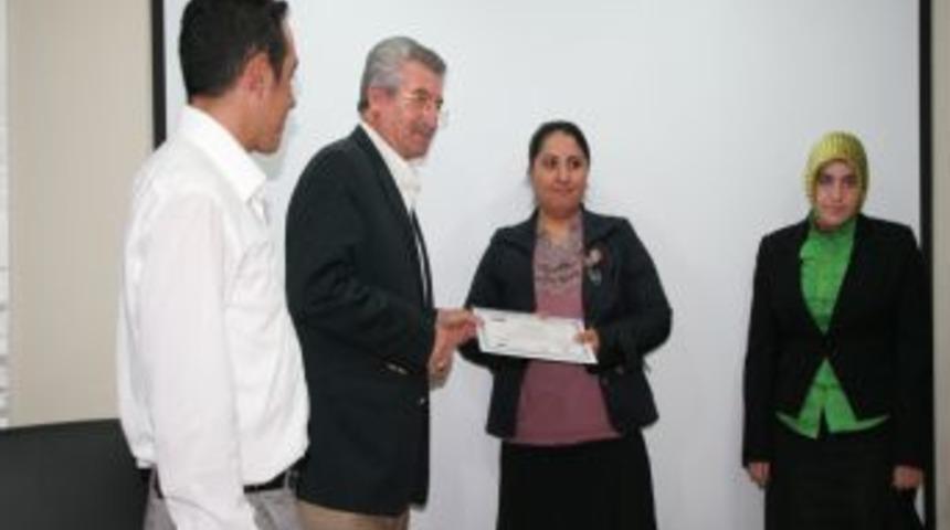 EGİAD'ın hazırladığı projede başarılı kursiyerlere sertifika verildi