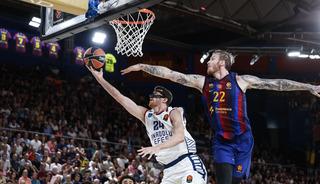 Anadolu Efes son &ccedil;eyrekte yıkıldı! Barcelona...