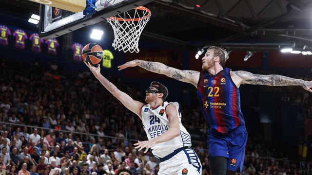 Anadolu Efes EuroLeague'e mağlubiyetle başladı: Temsilcimiz son çeyrekte yıkıldı!  