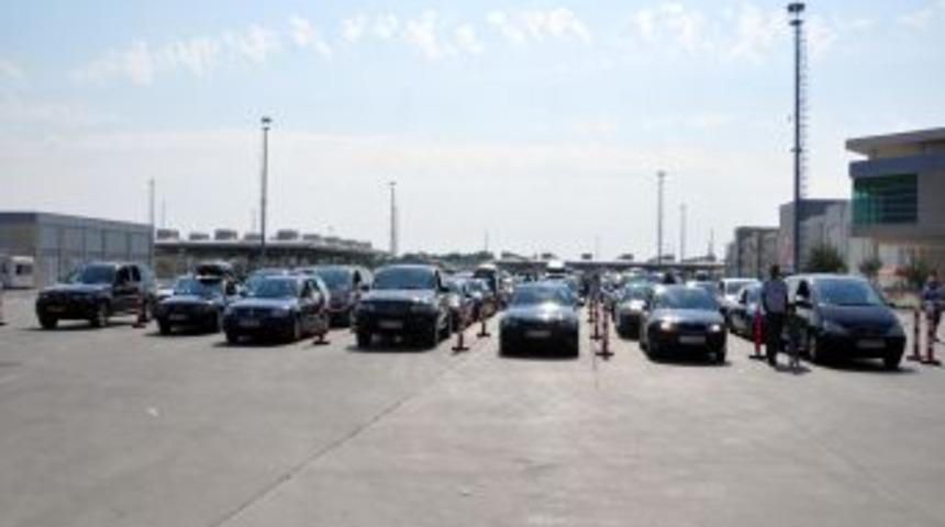 Gurbet&ccedil;ilerin d&ouml;n&uuml;ş&uuml; yolu &ccedil;ile dolu