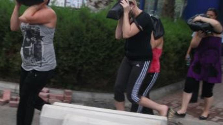 Alanya&rsquo;da otelde fuhuş yapan G&uuml;rc&uuml; kadınlar sınır dışı edildi