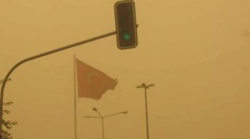 Toz bulutu G&uuml;neydoğu&rsquo;yu kapladı