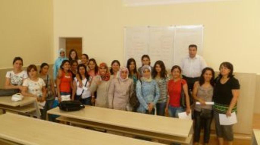 Gen&ccedil;ler AİKAD ile girişimcilik eğitimi alıyor