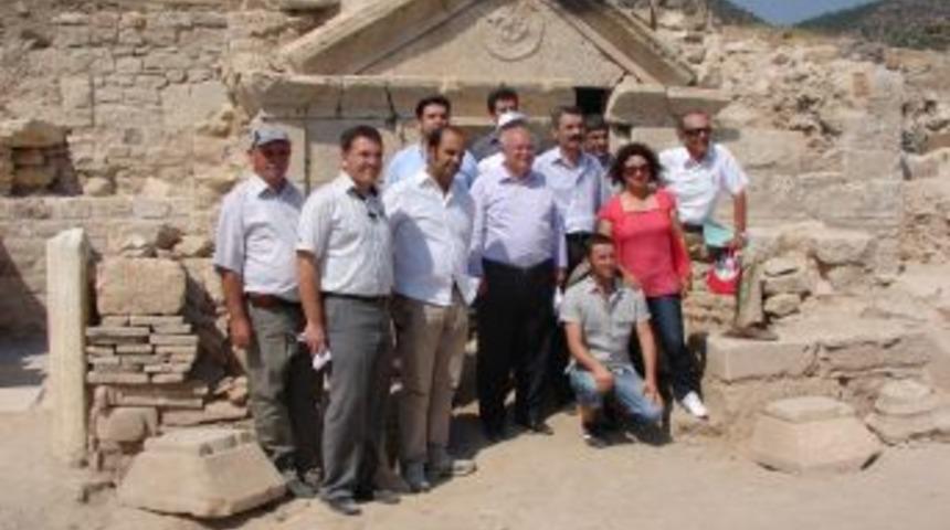 Havari Philippus'un pagan mezarına g&ouml;m&uuml;ld&uuml;ğ&uuml; iddiası