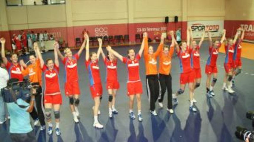 Bayanlar hentbolda Rusya, erkeklerde Danimarka şampiyon oldu