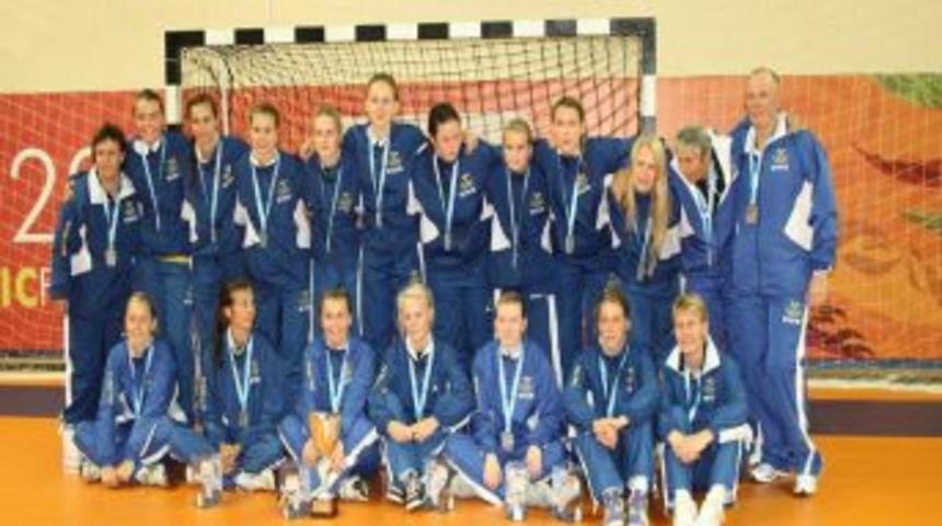 Vakfıkebir'de Bayanlar Hentbol m&uuml;sabakaları sona erdi