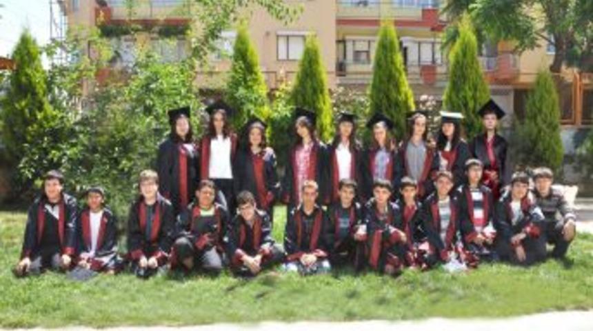 &Ouml;zel Zuhal İlk&ouml;ğretim'in 56 &ouml;ğrencisi liselere yerleşti