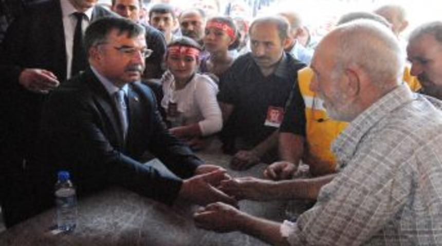 Kayseri Şehit Mustafa Bulut&rsquo;u g&ouml;zyaşlarıyla uğurladı