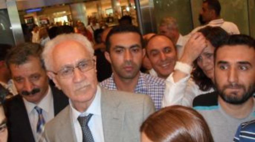 Burkay'ın kızı Kaya: Babam s&uuml;rece katkıda bulunacak