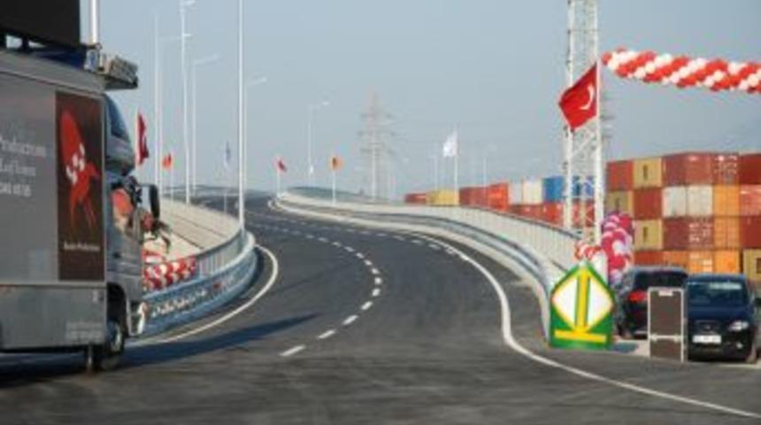 Bakan Yıldırım: 11 yıldır &ccedil;&ouml;z&uuml;mlemeyen sorunu &ccedil;&ouml;zd&uuml;k