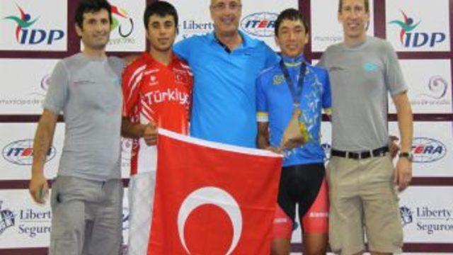 Türk bisiklet tarihinde bir ilk yaşandı…