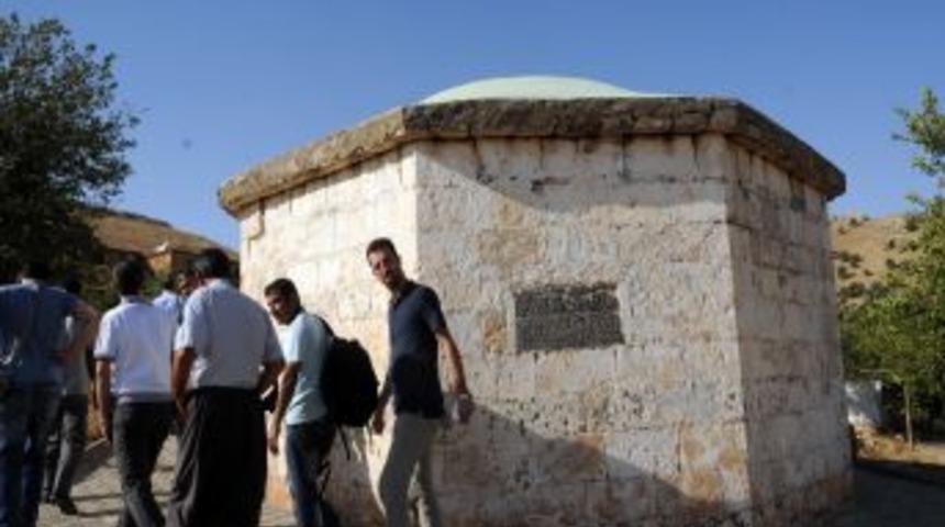 Diyarbakır’da jet ski ve yamaç paraşütü keyfi başladı