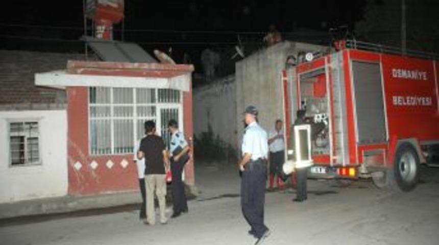 Fırıncının deposunda yangın &ccedil;ıktı