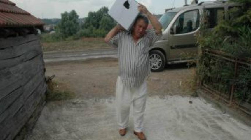 Karasu'da ihtiyaç sahibi ailelere erzak yardımı