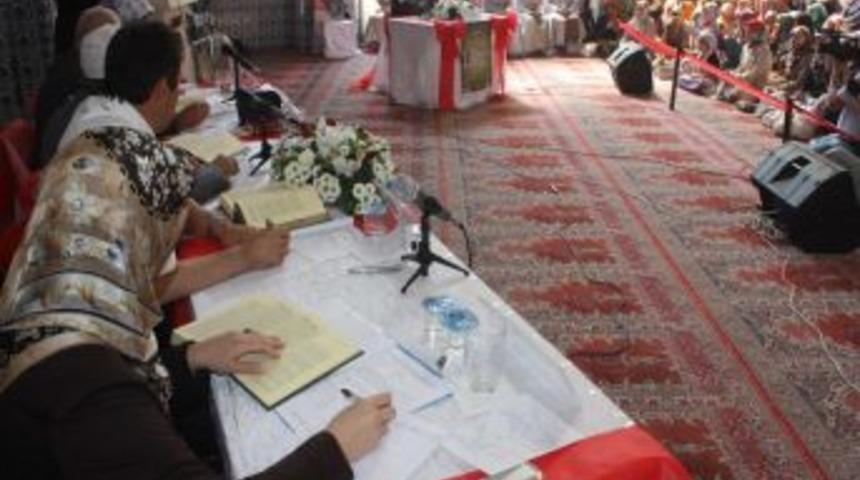 Bayan hafızlar yarıştı