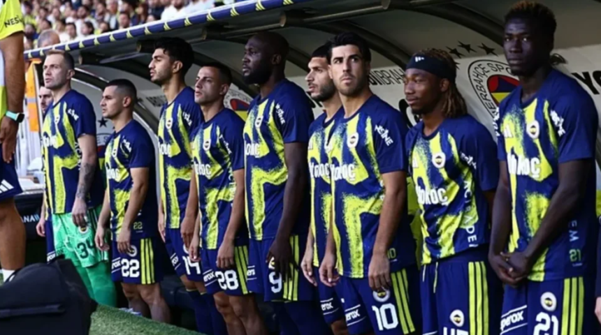 Fenerbah&ccedil;e'den ayrılmak istiyordu! Dev kul&uuml;pler peşine d&uuml;şt&uuml;