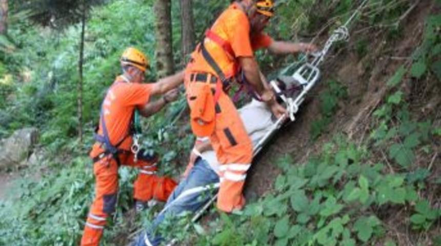 &Ouml;zel İdare Arama Kurtarma Ekibi'nden nefes kesen yaralı kurtarma tatbikatı