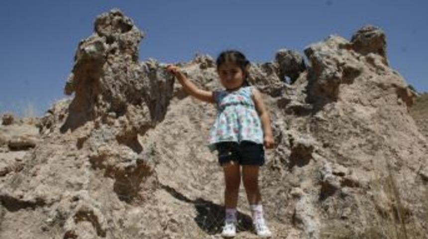 Kapadokya&rsquo;da mini peribacaları diyarı