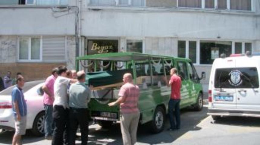 G&uuml;venlik g&ouml;revlisi, depoda &ouml;ld&uuml;r&uuml;lm&uuml;ş halde bulundu