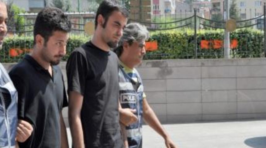 Şehir magandası sosyete fotoğraf&ccedil;ısı &ccedil;ıktı