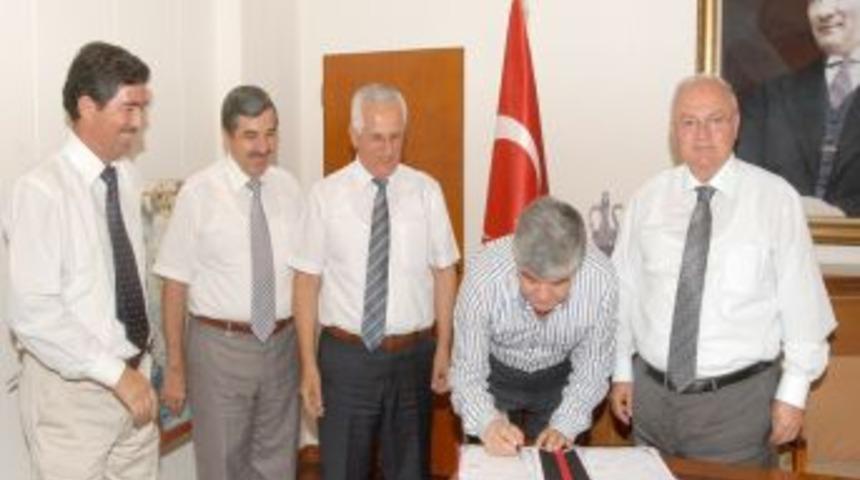 Denizli'nin &uuml;&ccedil;&uuml;nc&uuml; end&uuml;stri meslek lisesi i&ccedil;in bağışlar devam ediyor