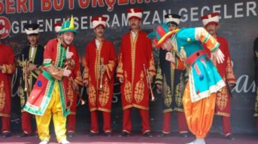 Kayseri B&uuml;y&uuml;kşehir Belediyesi'nin Ramazan TIR'ı yola &ccedil;ıktı